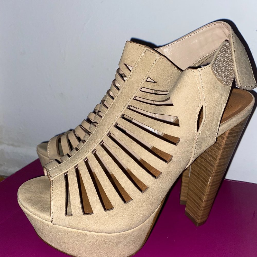 Speed Limit High Heels in Beige